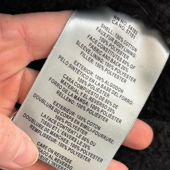 Levi's Men's Black Field Jacket with Sherpa Lining - Picture 5 of 5